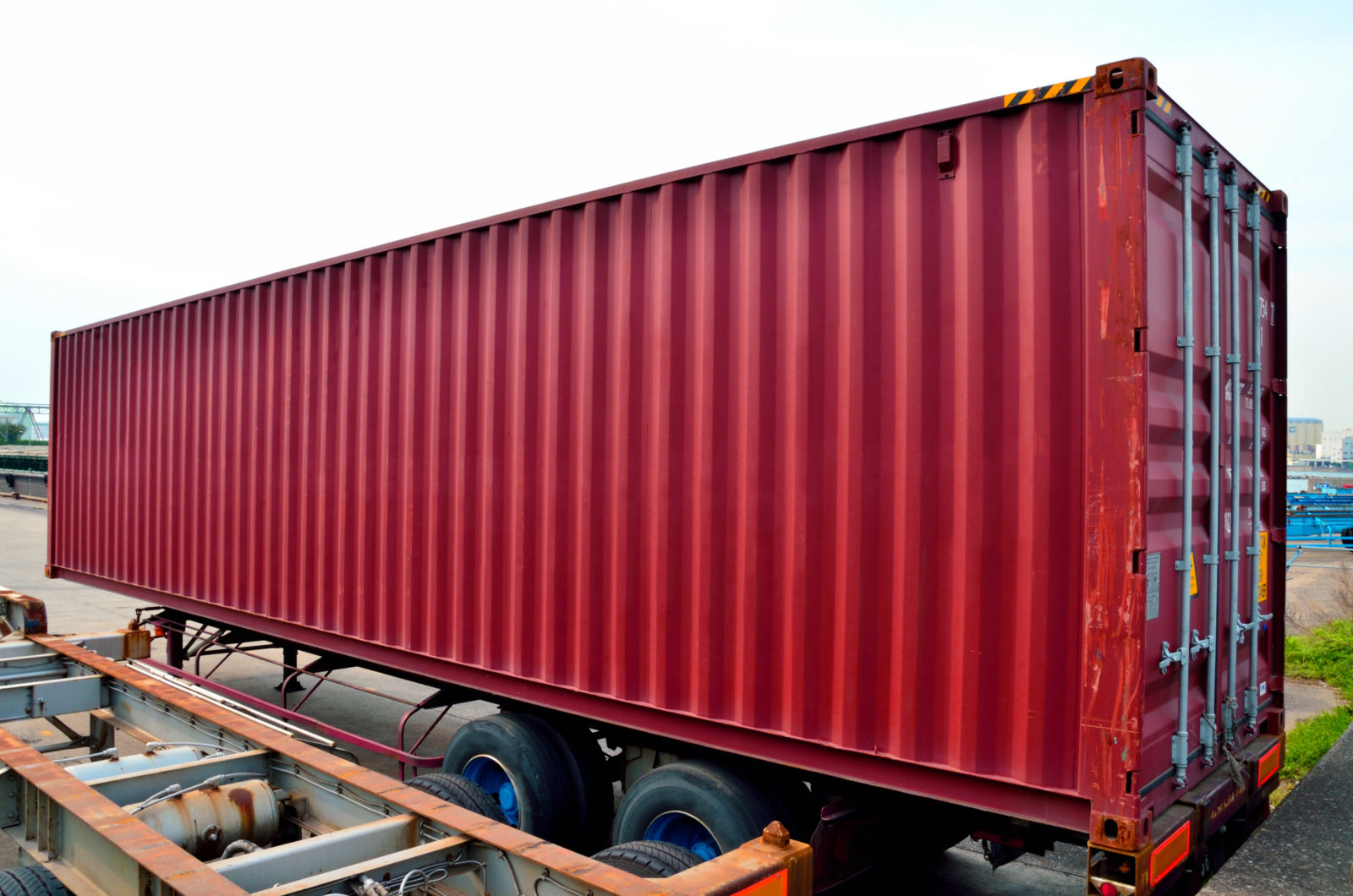 GPS fleet tracking of trailer chassis - FleetLocate by Spireon - Fleet management for trailer fleets